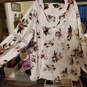 2/$20 Torrid flowy floral blouse